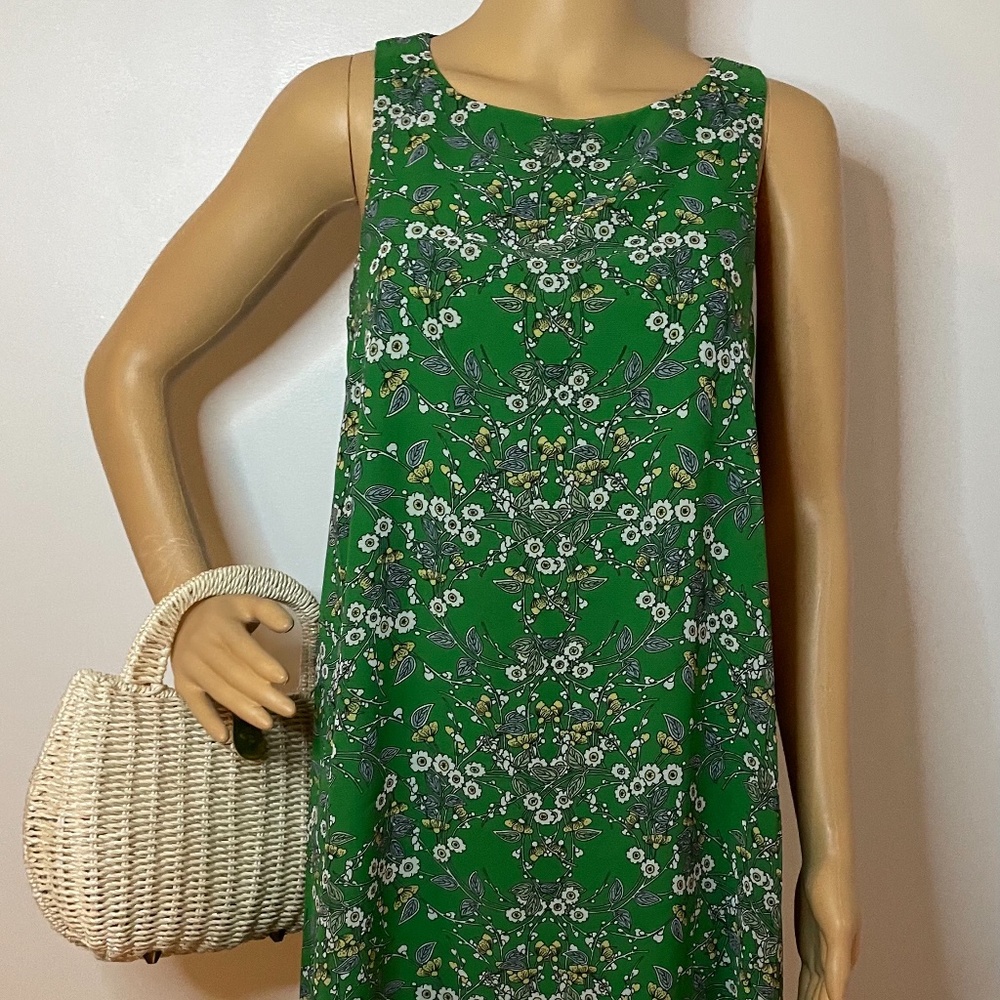 Kelly green sleeveless floral layered a line dress - Picture 2 of 12
